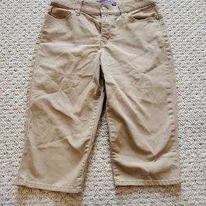 🔴 5/$20 Gloria Vanderbilt capri pants 10